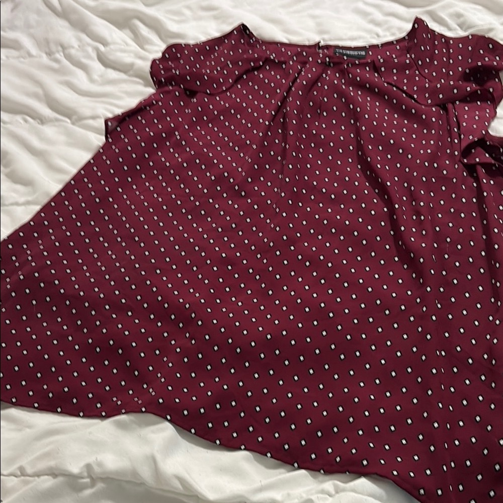 Liz Claiborne Maroon Diamond Pattern Blouse